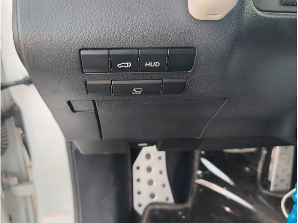 Car image 29