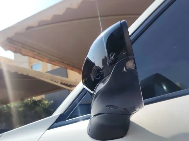 Car image 30