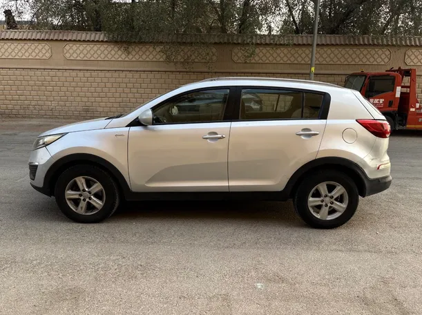 Car image 8