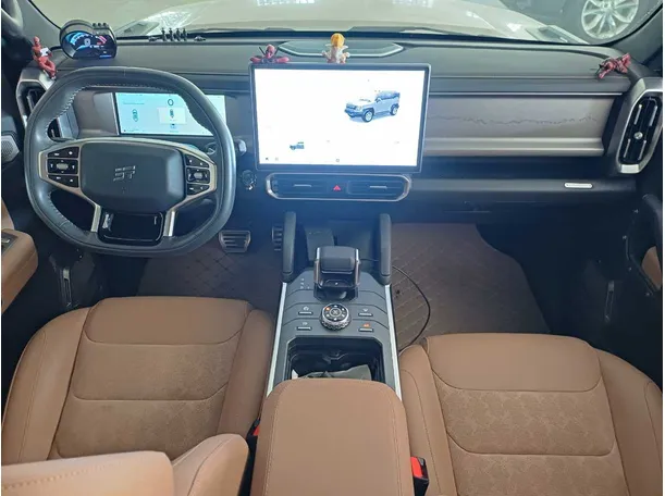 Car image 16