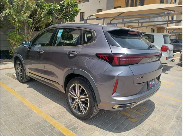 Car image 7