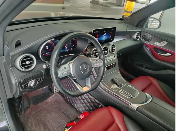 Car image 14