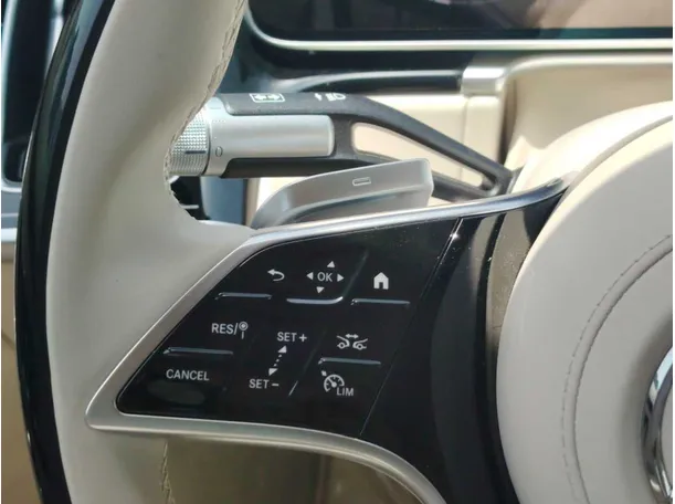 Car image 32