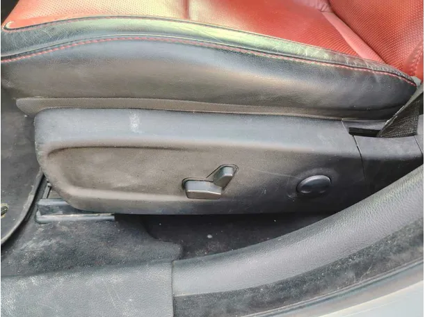 Car image 38