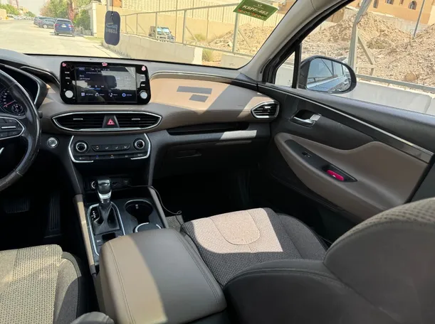 Car image 25