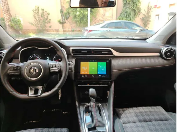 Car image 23