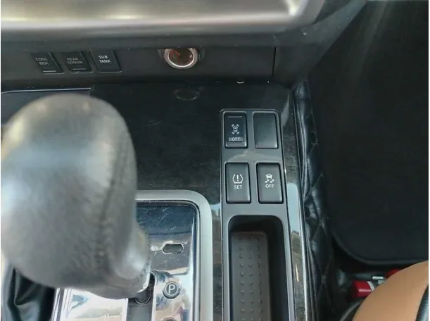 Car image 23