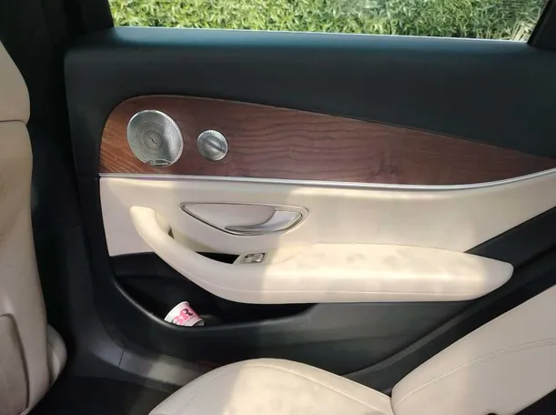 Car image 35