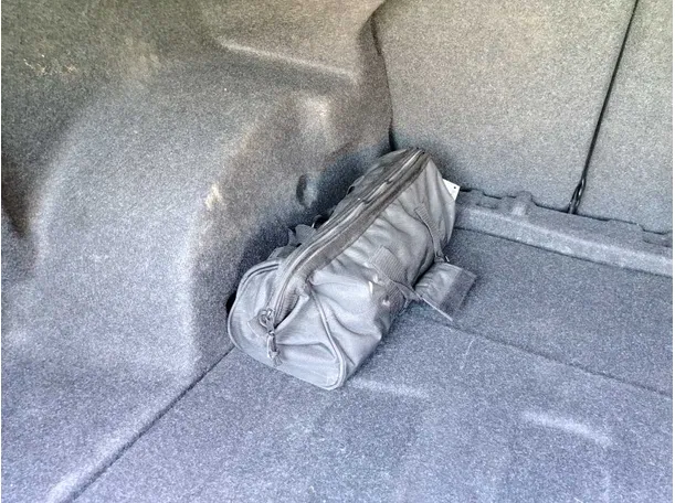Car image 30