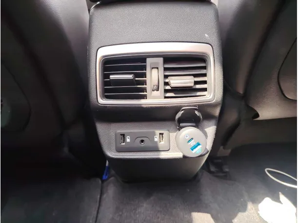 Car image 25