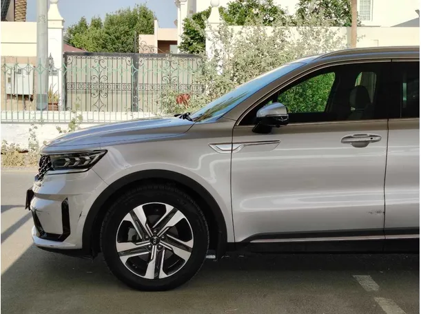 Car image 9
