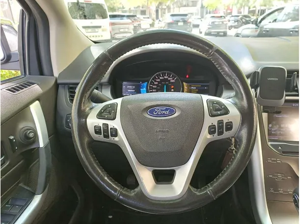 Car image 18