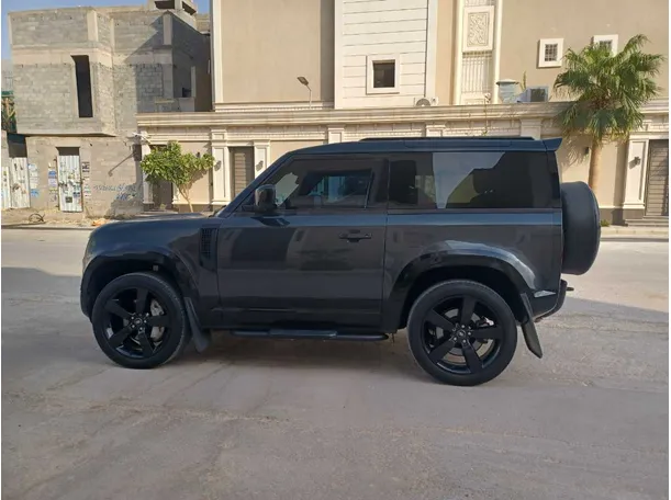 Car image 8