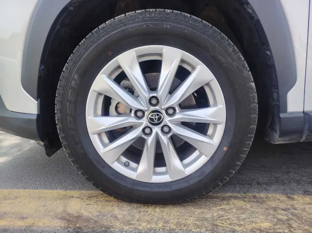 Car image 10