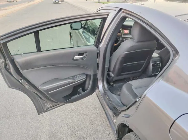 Car image 16