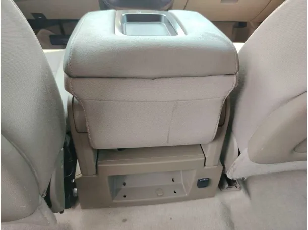 Car image 40