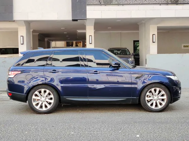 Car image 4