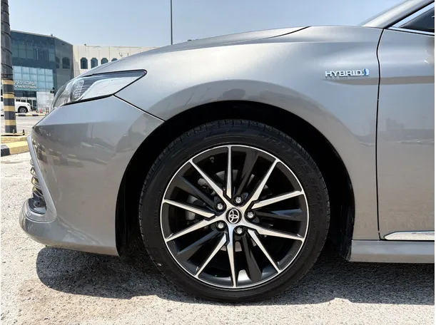 Car image 9