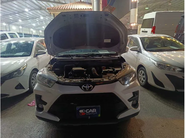 Car image 24