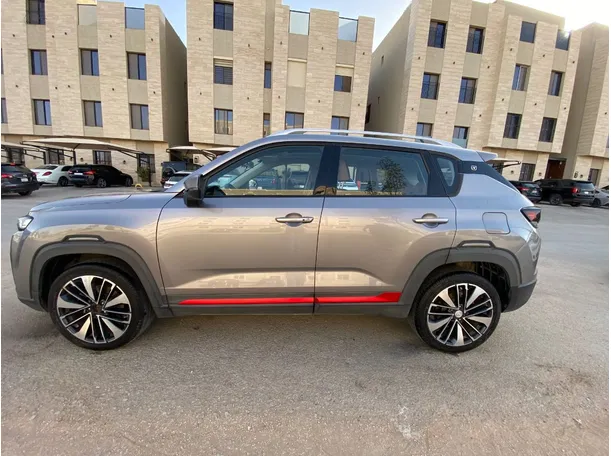 Car image 8