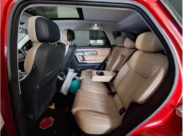 Car image 13