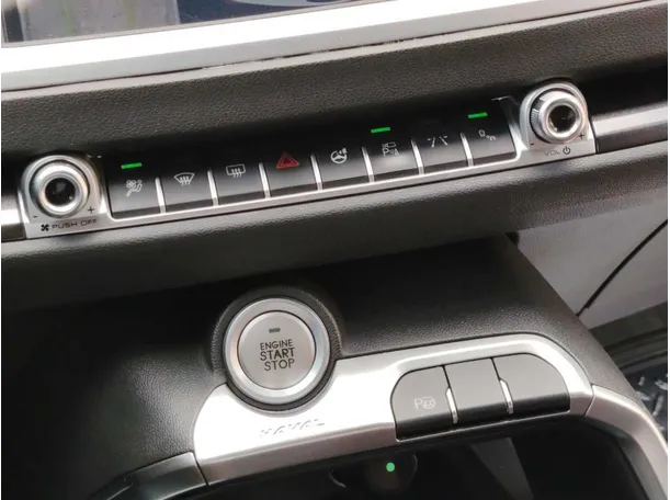 Car image 27