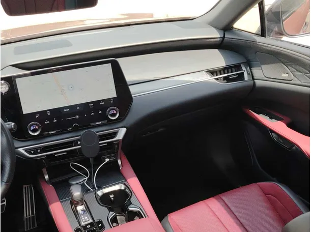 Car image 24