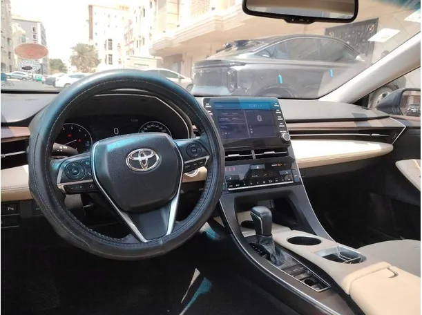 Car image 25