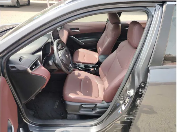 Car image 13