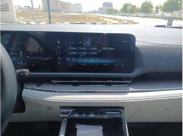 Car image 15