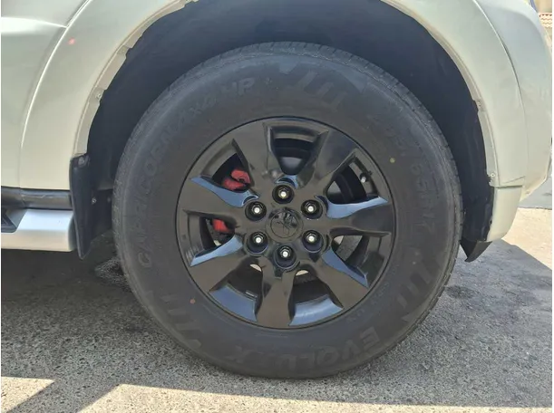 Car image 9