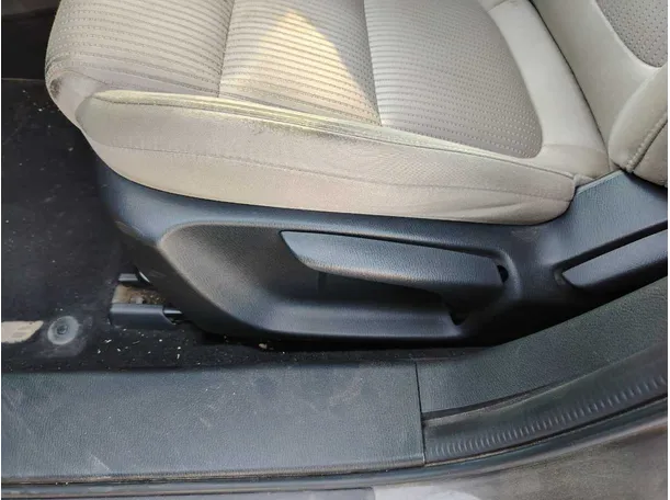 Car image 39