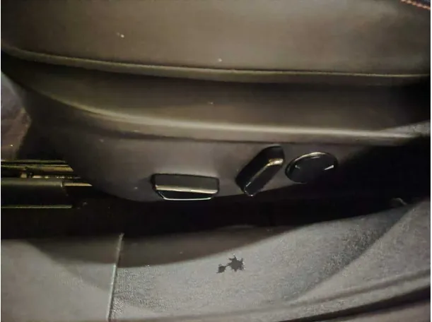 Car image 38