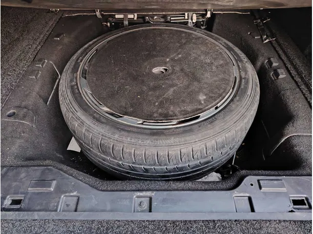 Car image 47