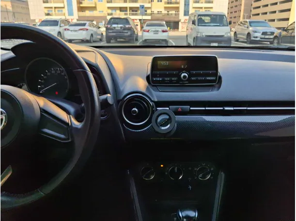 Car image 16