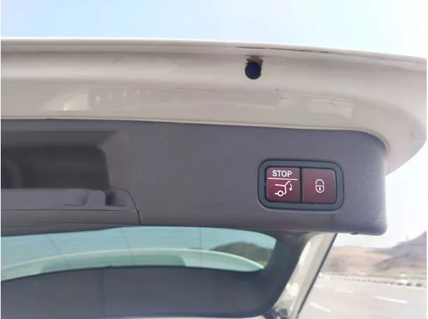 Car image 35