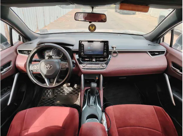 Car image 18