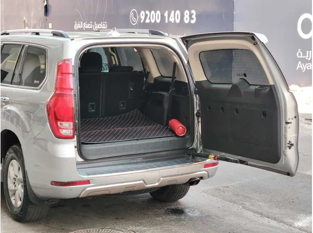 Car image 27