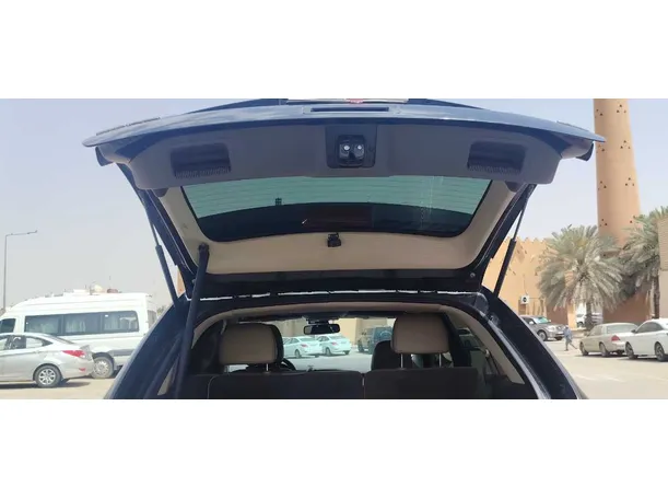 Car image 31