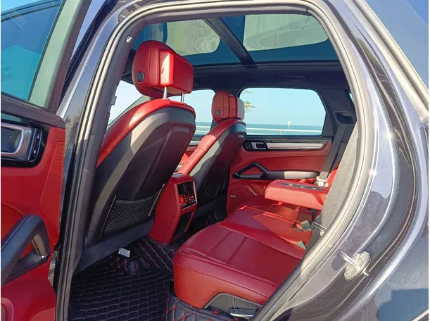 Car image 21