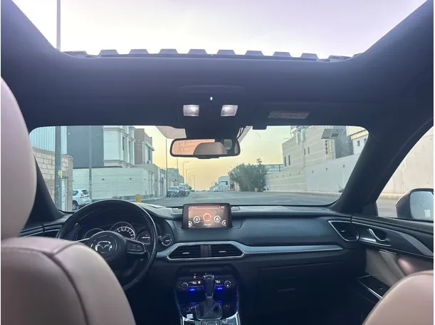 Car image 14