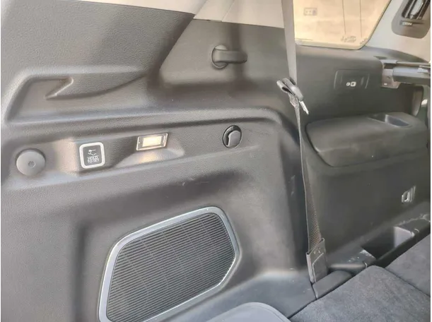 Car image 38
