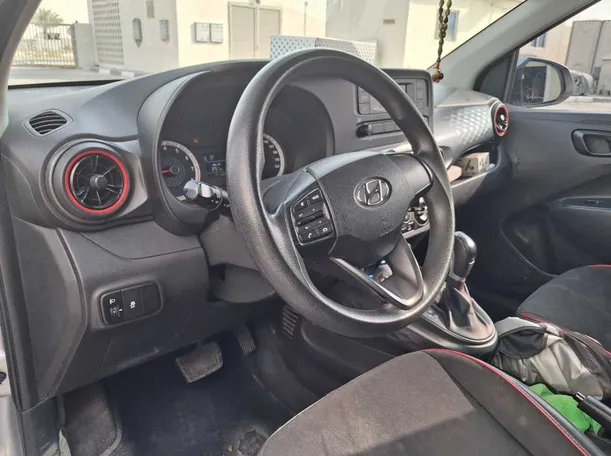 Car image 11