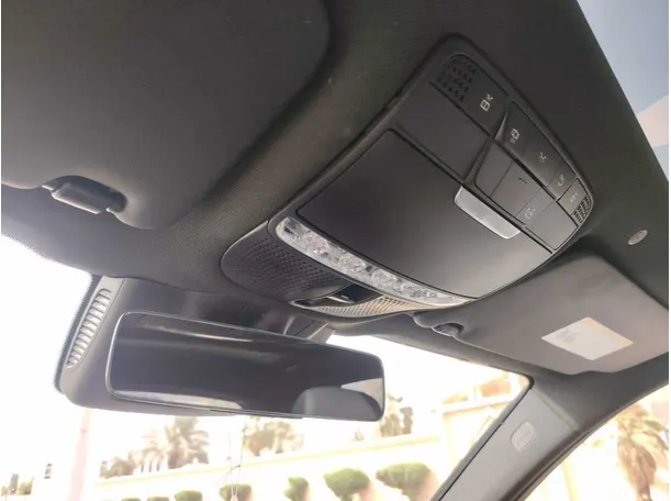 Car image 38