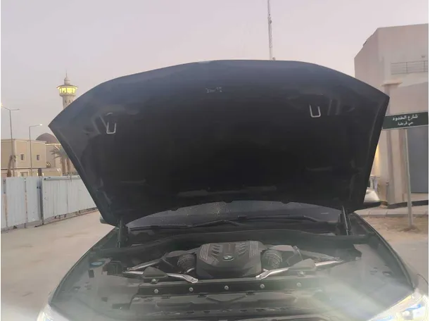 Car image 37