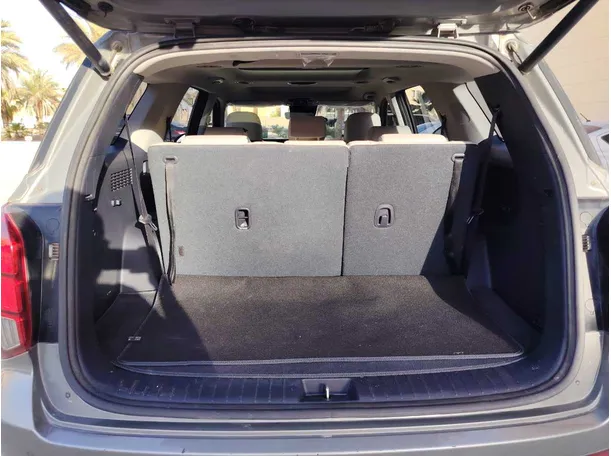 Car image 27
