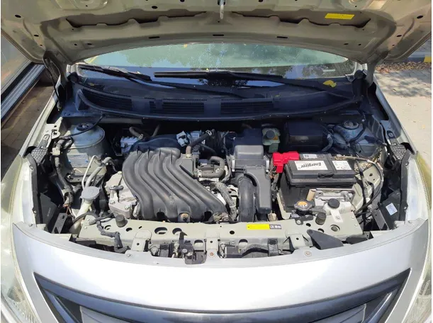 Car image 19