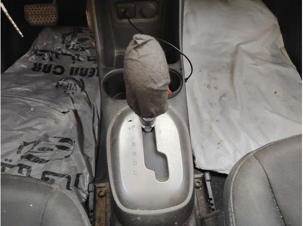 Car image 19