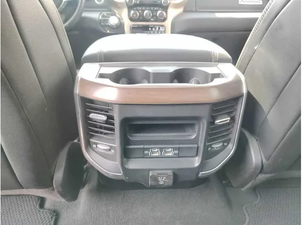 Car image 43
