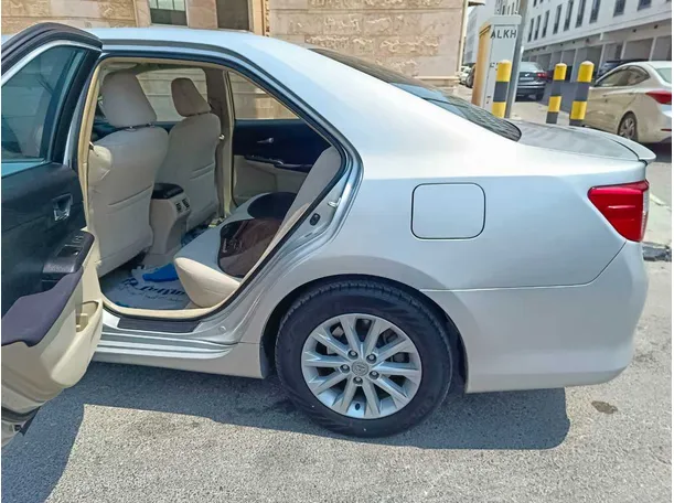 Car image 18